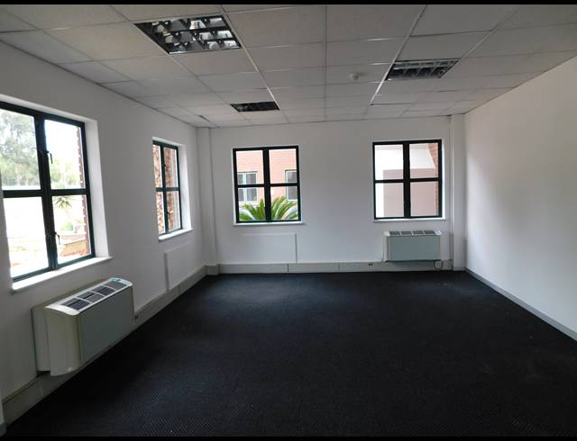446M² OFFICE TO LET IN HYDE PARK